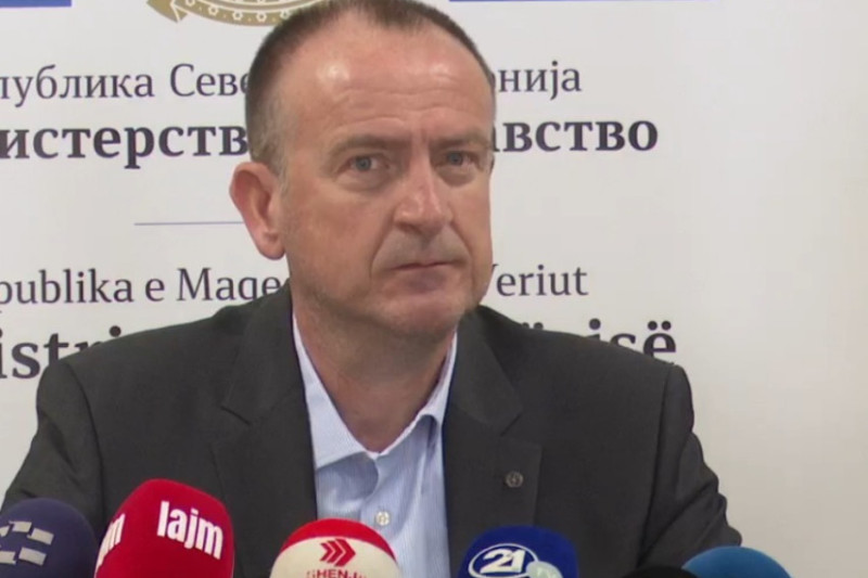 Министър Арбен Таравари Министър Арбен Таравари